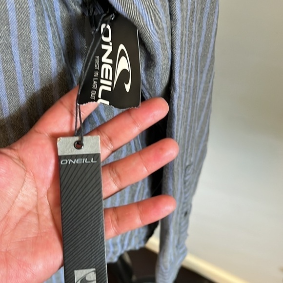 O’Neill long sleeve button down size large grey and blue. - Picture 5 of 10